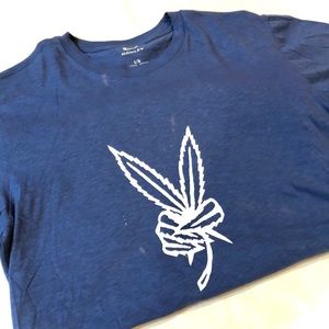 “GoodVibes ” Peace sign T-shirt 420 sz large